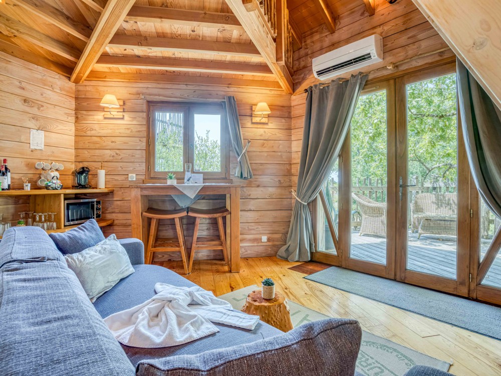 Le séjour de la cabane Sarlat